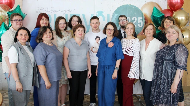 В школе уважительные отношения между детьми и преподавателями | Источник: Билингвальная школа JandS