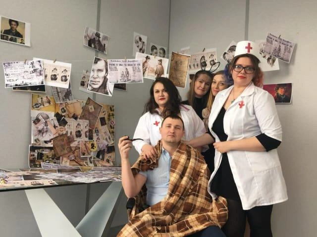 Сыщики в психиатрической больнице, тоже «Фрисби»
