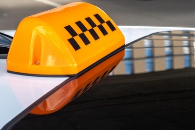 Суд Барнаула запретил такси «Максим» работать с водителями без разрешений