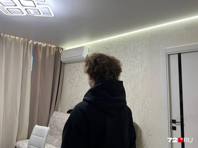 Даниилу 15 лет. Он увлекается мотоциклами, учится на IT-специалиста и изучает английский язык | Источник: Анастасия Малышкина / 72.RU