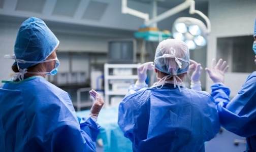 Московские хирурги спасли пациента, лишившегося половины головы и лица