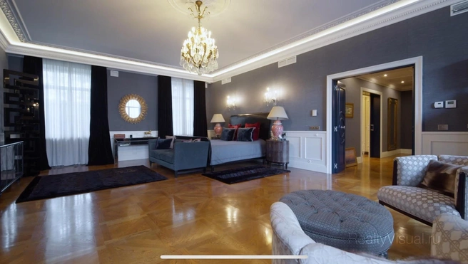 Над интерьером работали европейские дизайнеры | Источник: RealtyVisualpro / YouTube.com