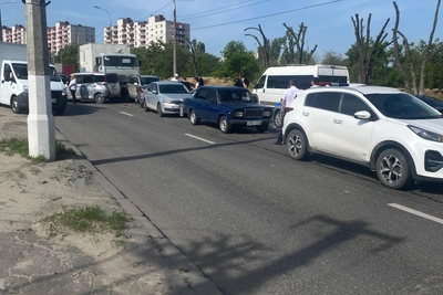 Восемь машин столкнулись на Второй продольной в Волгограде