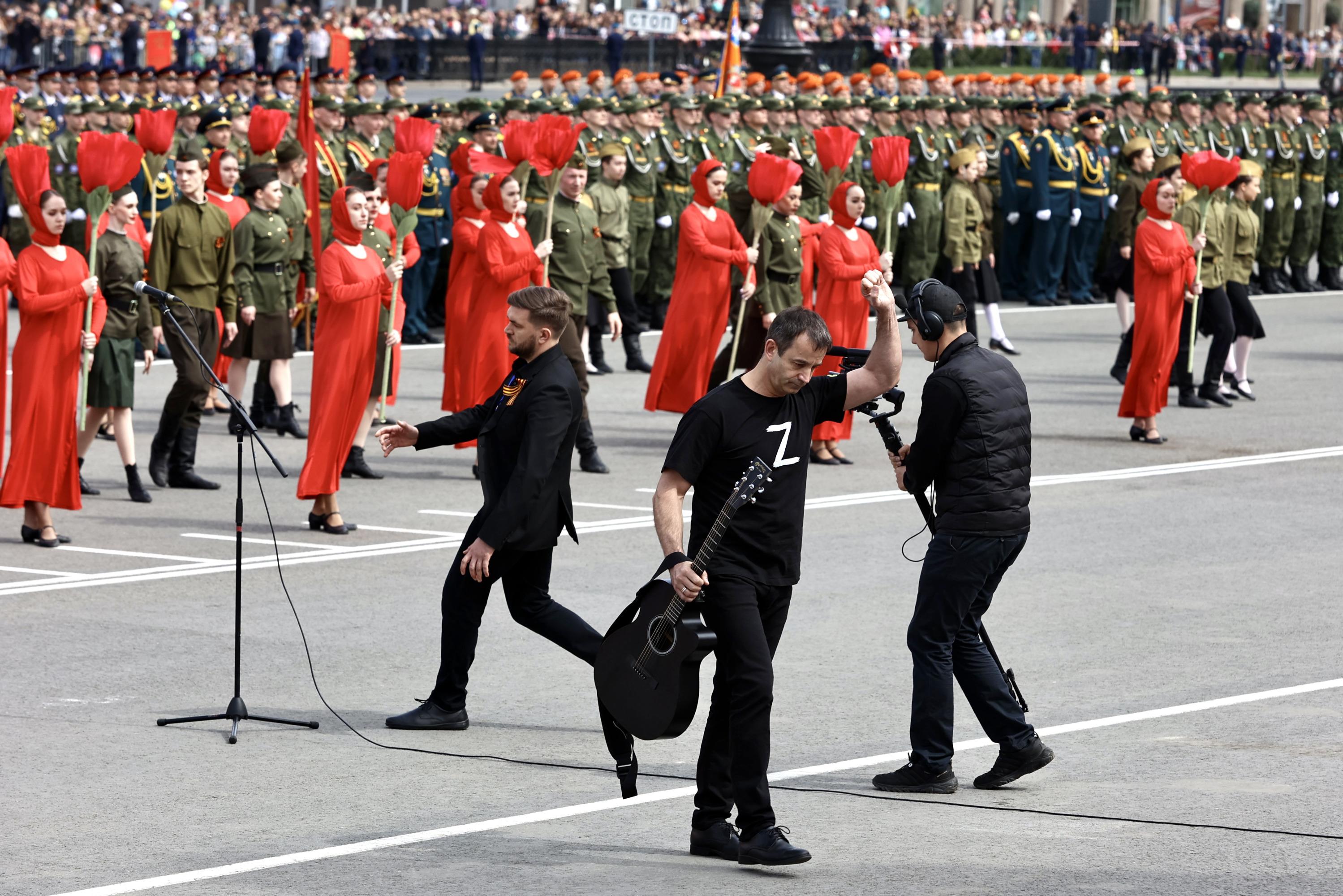 Фоторепортаж: парад Победы в Челябинске, 9 мая 2022 г - 9 мая 2022 - 74.ру