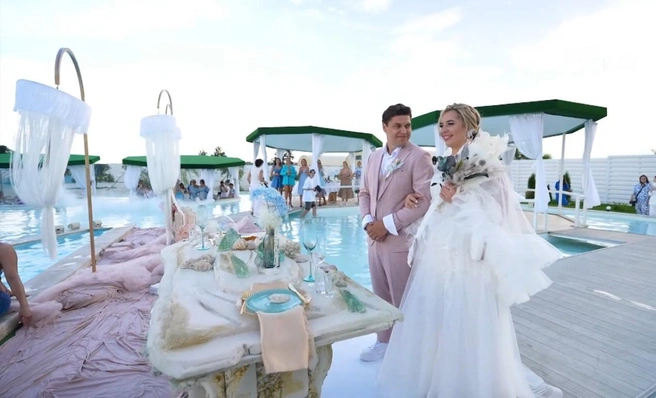 Свадьба проходила буквально на воде | Источник: «Четыре свадьбы» / weddings.friday.ru