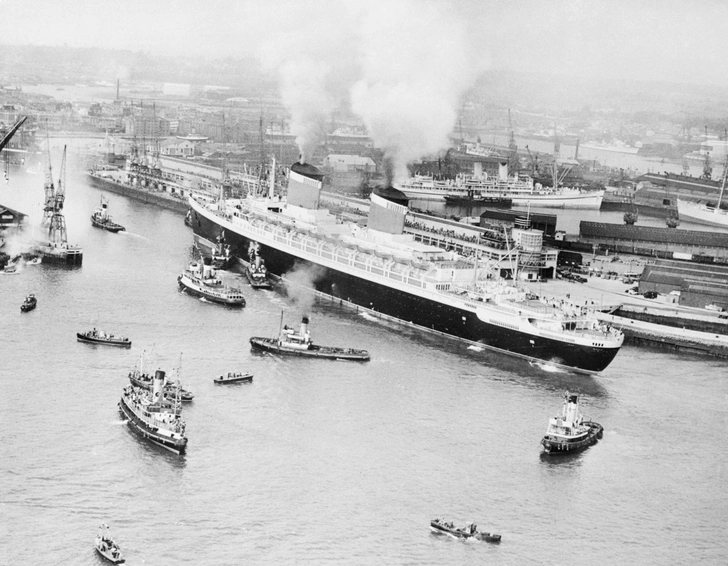 SS United States в гавани Саутгемптона после первого рейса | Источник: Bettmann / Contributor via Getty Images