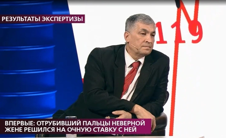 «Можно я ей плюну в лицо?» Отрубивший жене пальцы из ревности сомневается, что она родила сына от него