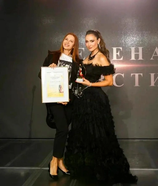 Эвелина Бледанс и Елена Товстик