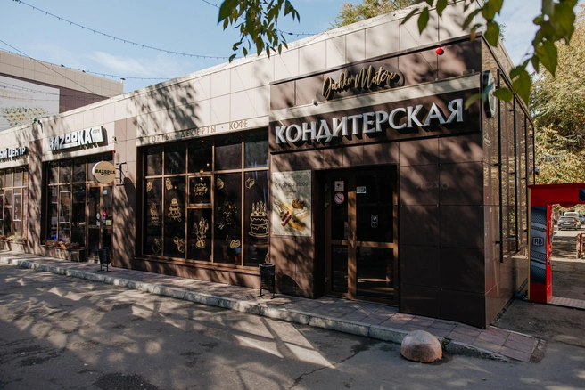 Встретиться с подругой, забежать на чай с ребенком после школы, устроить неспешный завтрак в выходной&nbsp;— уютная кофейня «Дочки-матери» подойдет для любого повода | Источник: Ксения Зимина