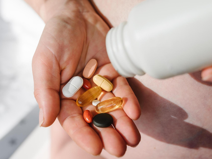 Как правильно сочетать витамины, чтобы усилить их эффект: понятная шпаргалка от врача