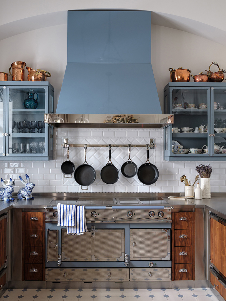 Голубой цвет на кухне: 20+ примеров (галерея 1, фото 3)
