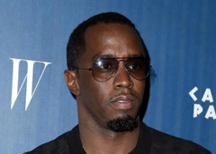 «Молю Бога оберегать тебя от такого отца»: 18-летняя дочь Diddy отбивается от проклятий и предупреждений о карме