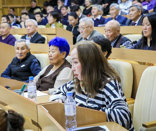 Жители Якутска на публичных слушаниях | Источник: Василий Кононов / пресс-служба Госсобрания Ил Тумэн