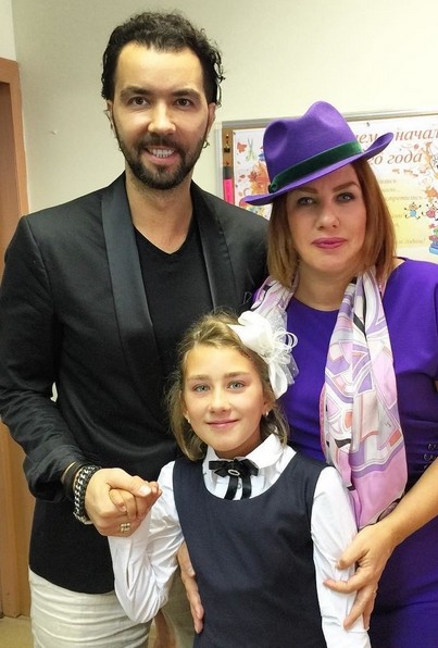 Денис Клявер и Ева Польна с дочерью