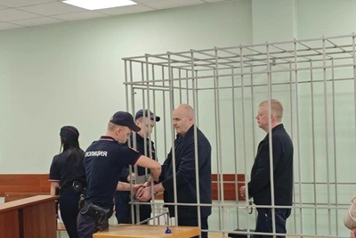 При обыске у экс-мэра Логинова нашли 2 млн рублей и 30 тыс. юаней