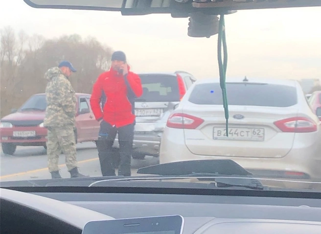 На Северной окружной из-за аварии образовалась огромная пробка | ya62.ru