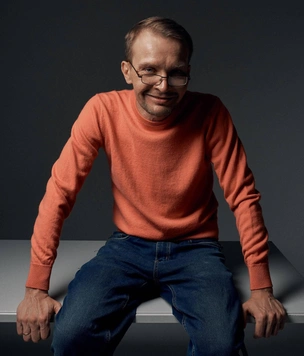 Алексей Сальников: «В момент знакомства с Настей в „Когнате“ я пять раз выходил покурить от волнения»