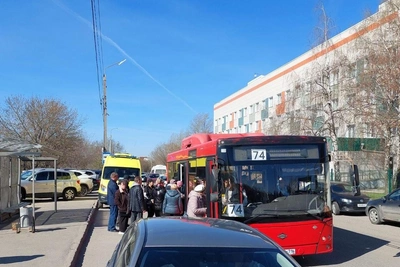 Казанцы просят построить парковку у поликлиники №18