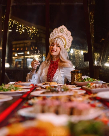 Тренд уходящего года — стиль a la Russe | Источник: Eventroom