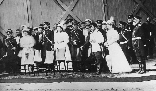 Николай II на торгово-промышленной и художественной выставке 1896 года | Источник: pastvu.com