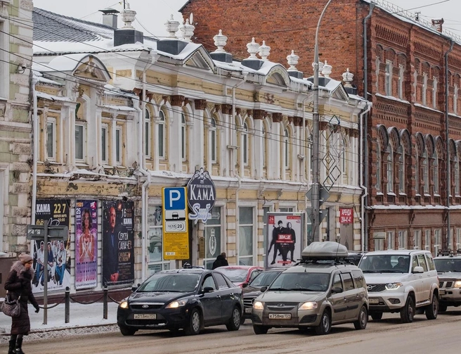 Ресторан «Кама» располагается в старинном здании на улице Сибирской | Источник: Тимофей Калмаков / 59.RU