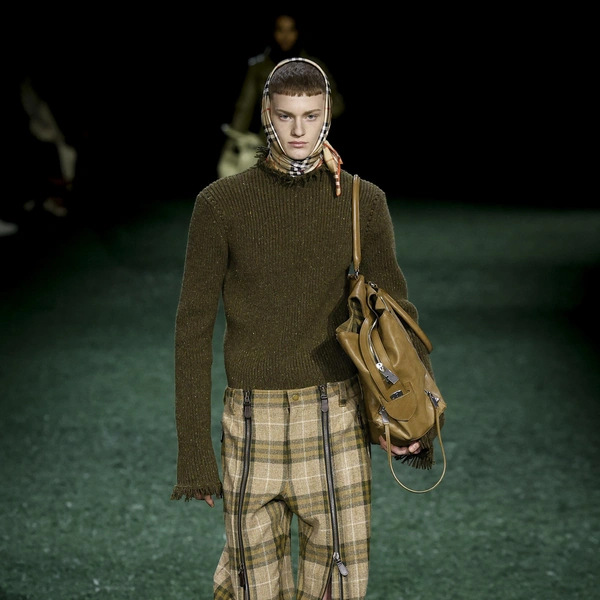 Burberry aw25 | Источник: IK ALDAMA