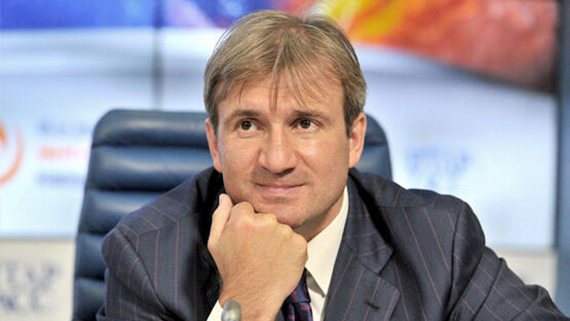 Александр Харламов попросил потерпеть фанатов ХК «Лада». Что он имел в виду?
