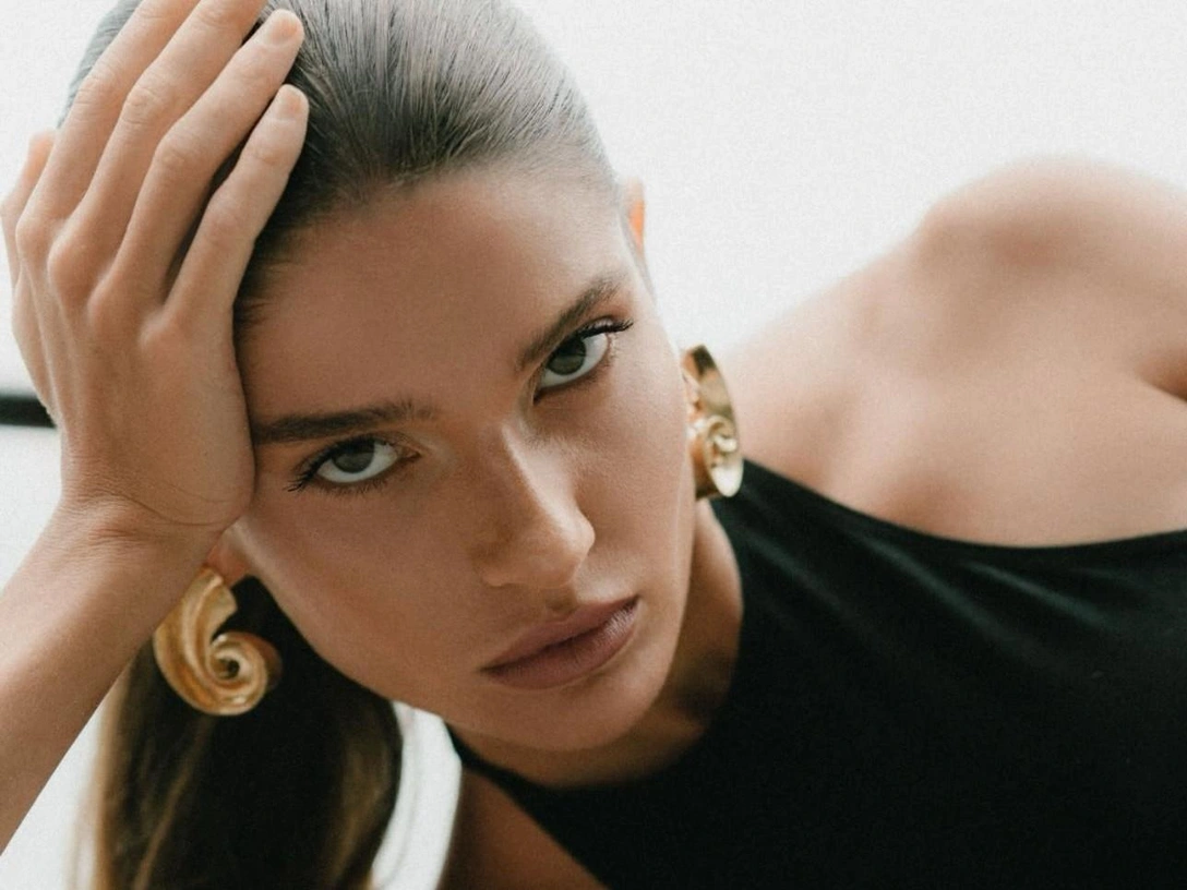 10 гелей для бровей с сильной фиксацией и без эффекта пленки | marieclaire.ru