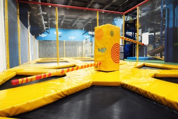 В новом центре, как и в предыдущих, разнообразие батутов | Источник: akulapark.ru