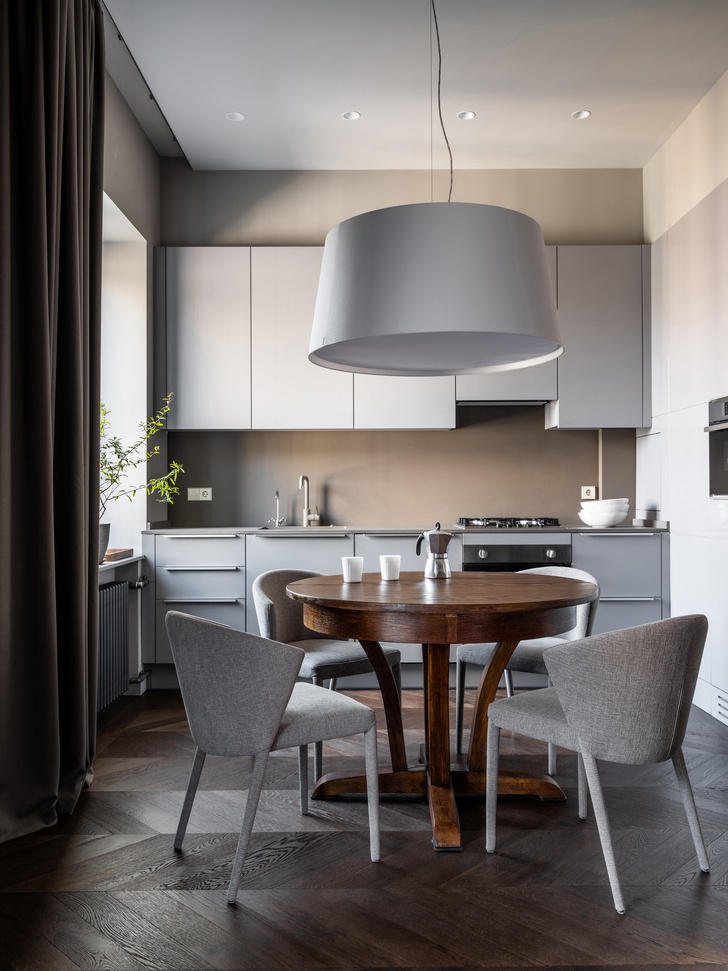 Дизайн маленькой кухни-гостиной: от зонирования до цвета / Блог