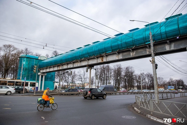 Надземные переходы на Московском проспекте решено реконструировать: как будем переходить дорогу | Источник: Кирилл Поверинов / 76.RU