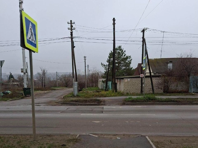 Дорожно-транспортное происшествие случилось утром 1 декабря на улице Морфлотской в Волгограде. | Источник: О Волгограде Сталинграде / Telegram