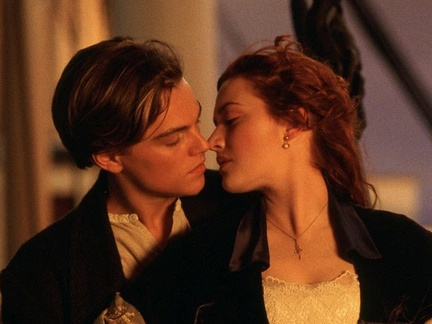 «Кино, где мужик растет обратно» и другие смешные описания фильмов