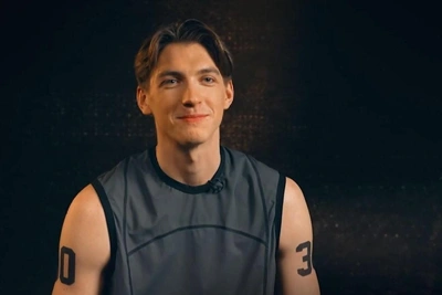 Храмцов вернулся в заснеженную Югру — видео