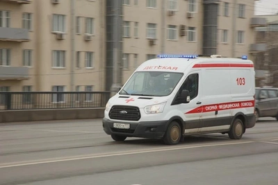 Прокуратура проверяет падение девочки из окна в Большом Камне