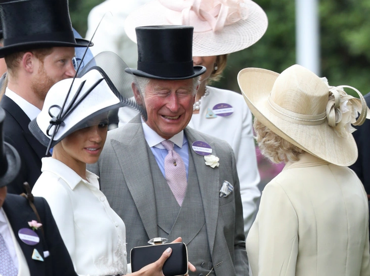 Герцогиня Меган, принц Чарльз и герцогиня Камилла на скачках в Аскоте, 19 июня 2018