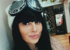 Нелли Ермолаева уехала рожать за границу