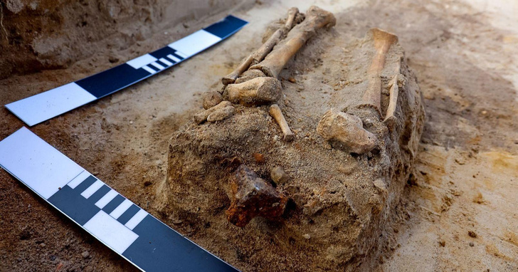 Чтобы грыз землю: в Польше нашли скелет ребенка, которого в 17 веке похоронили вниз лицом