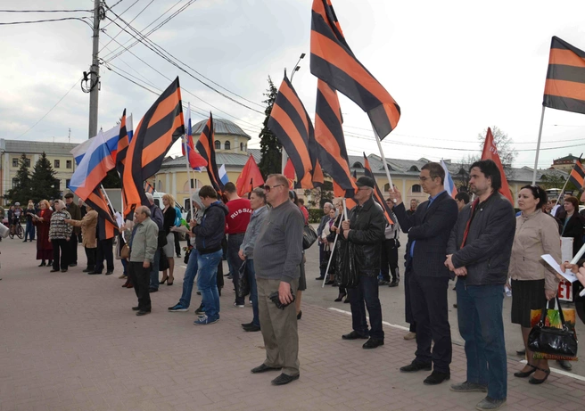 В Рязани состоялся митинг в поддержку Юго-Востока Украины | ya62.ru
