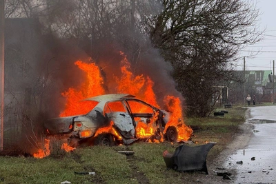 Водитель сгорел в машине после удара дрона в Белгородской области