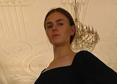 Близкие простились с 22-летней акробаткой Викторией Баландиной, погибшей при падении с аттракциона «Колесо смерти»