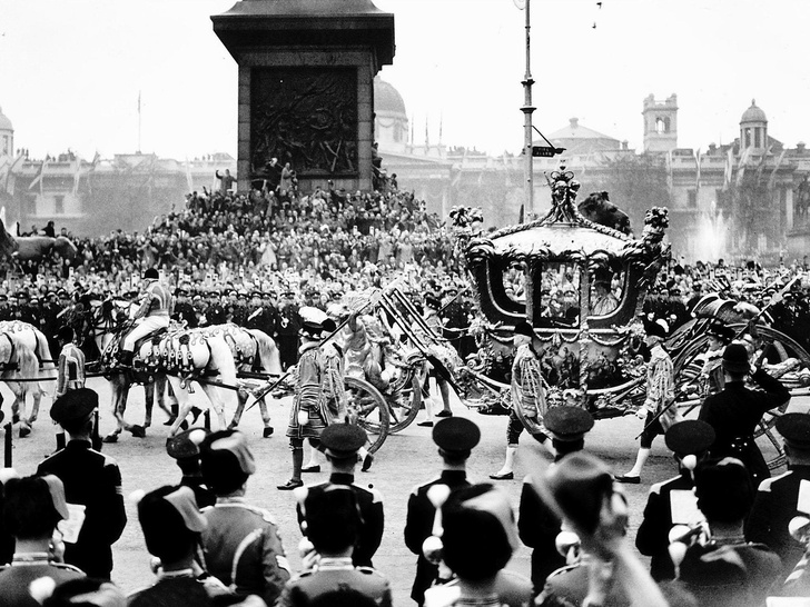 Вошли в историю: 20 легендарных фото с коронации Георга VI, которые вы никогда не видели