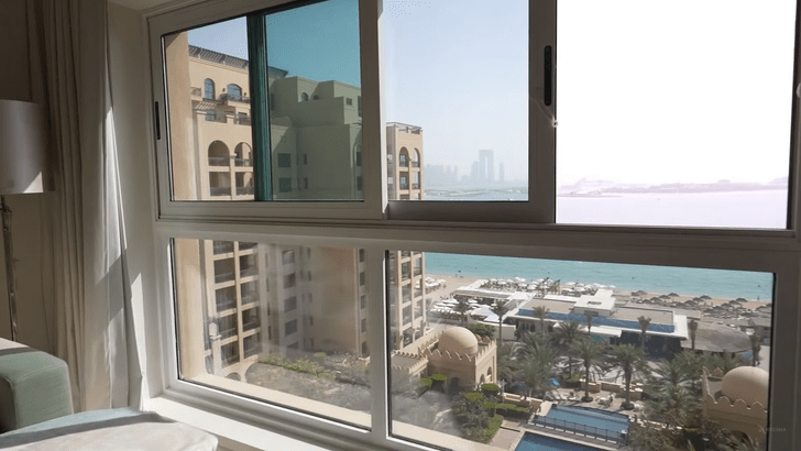 Эмигрировавшая в Дубай Нюша показала свою квартиру с видом на Персидский залив