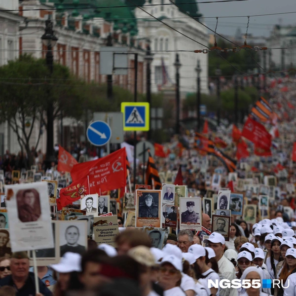 Жители города образовали бесконечную вереницу | Источник: Евгений Софийчук / NGS55.RU