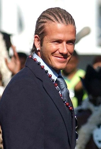 Дэвид Бекхэм и до сих пор любит эксперименты с прическами | marieclaire.ru