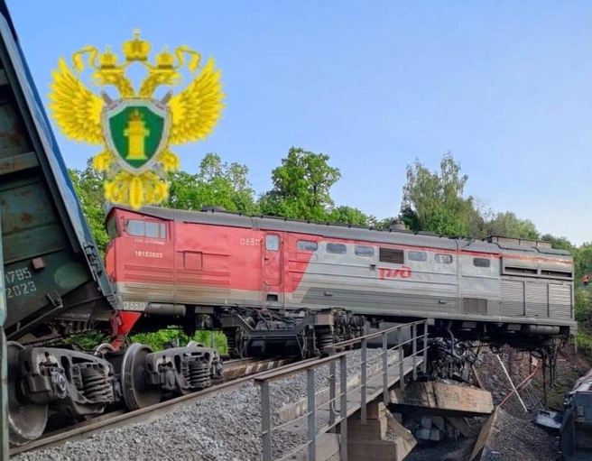Пассажирка рассказала, что на вагоне, где находились машинисты поезда, лежала фура | Источник: Московская межрегиональная транспортная прокуратура