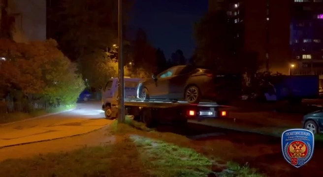 В Петербурге задержали водителя, который хотел покататься с «мигалками» | Источник: Госавтоинспекция СПб и ЛО