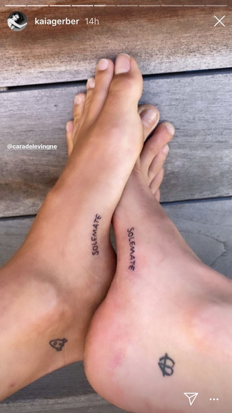Кара Делевинь и Кайя Гербер сделали парные татуировки