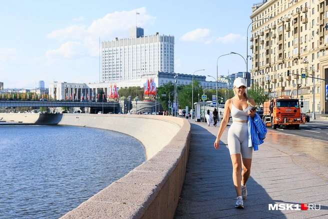 МЧС выпустило экстренное предупреждение об аномальной жаре в Москве | Источник: Артём Устюжанин / MSK1.RU