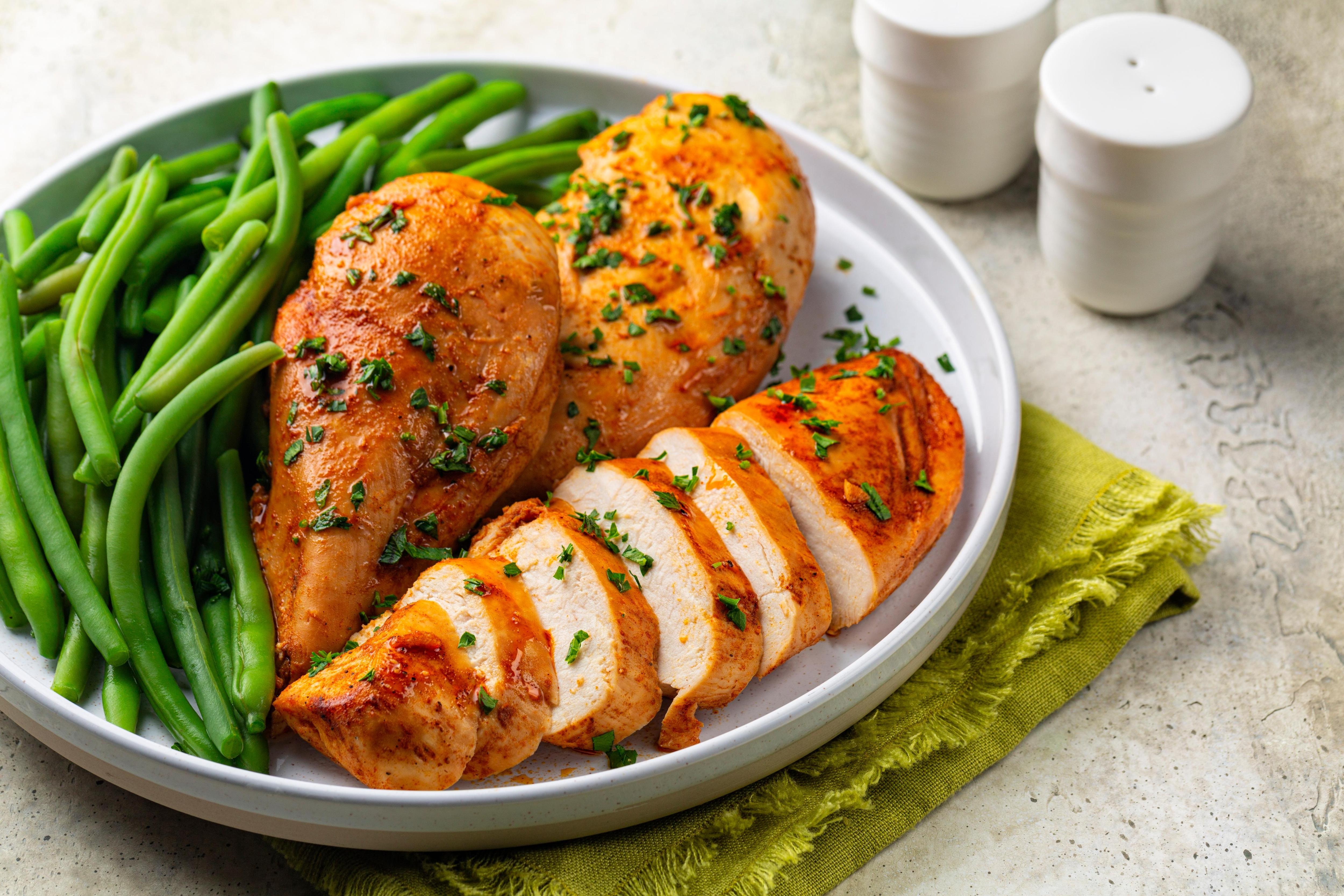 Как приготовить курицу в духовке: 15 лучших рецептов